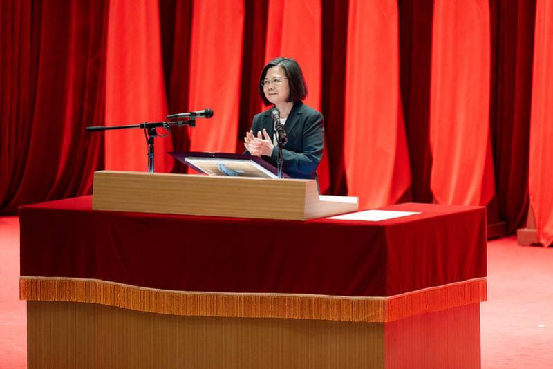 總統出席「112年軍人節暨全民國防教育日表揚活動」並致詞