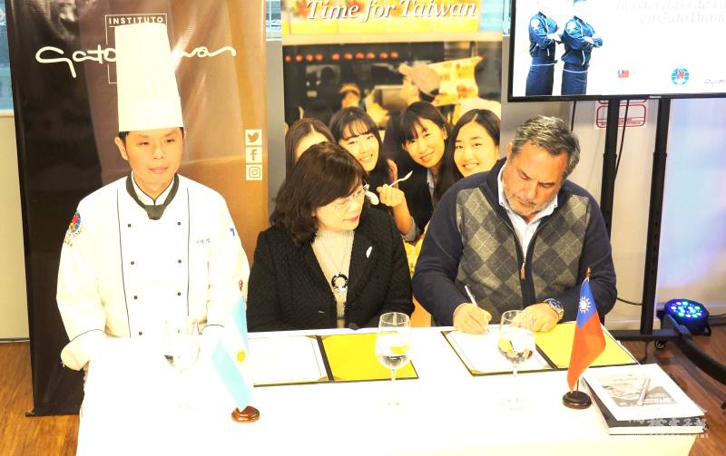 駐阿根廷代表廚大使謝妙宏見證雙方合作簽署備忘錄