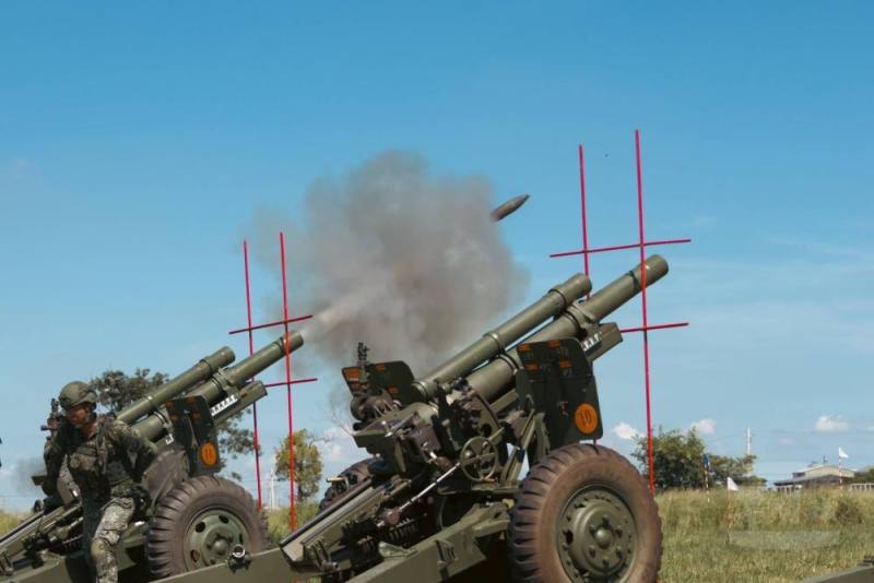 陸軍新訓旅聯合砲兵營實施105榴砲基地訓練，提升幹部領導統御能力，培養團隊默契。（陸軍第八軍團提供）