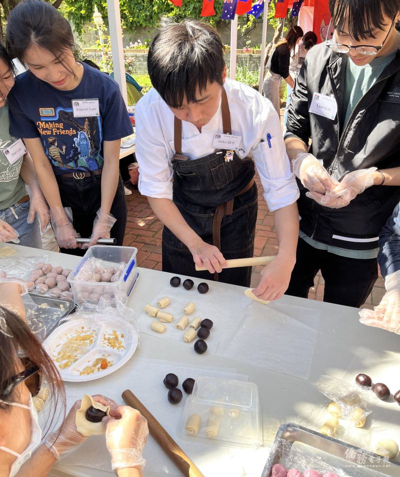 老師細心指導學員