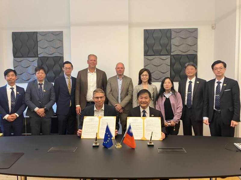 車安中心與歐洲新車安全評等協會在比利時簽署MOU