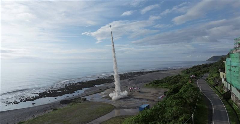 The Tamkang University rocket "Jessie" is seen "blasting off" from Pingtung County on Monday. Photo courtesy of TASA