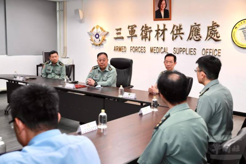 副部長徐衍璞上將視導三供處，並提出工作指導