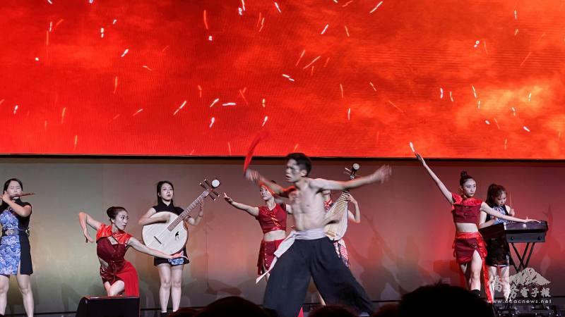 當代樂坊精彩的表演