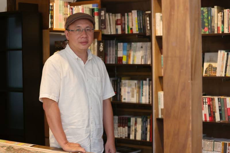 王子碩經營「聚珍臺灣」獨立書店，主力推廣台灣歷史記憶