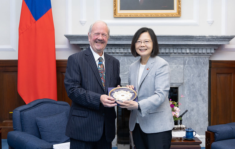 President Tsai meets Lord Faulkner of Worcester, UK Trade Envoy to