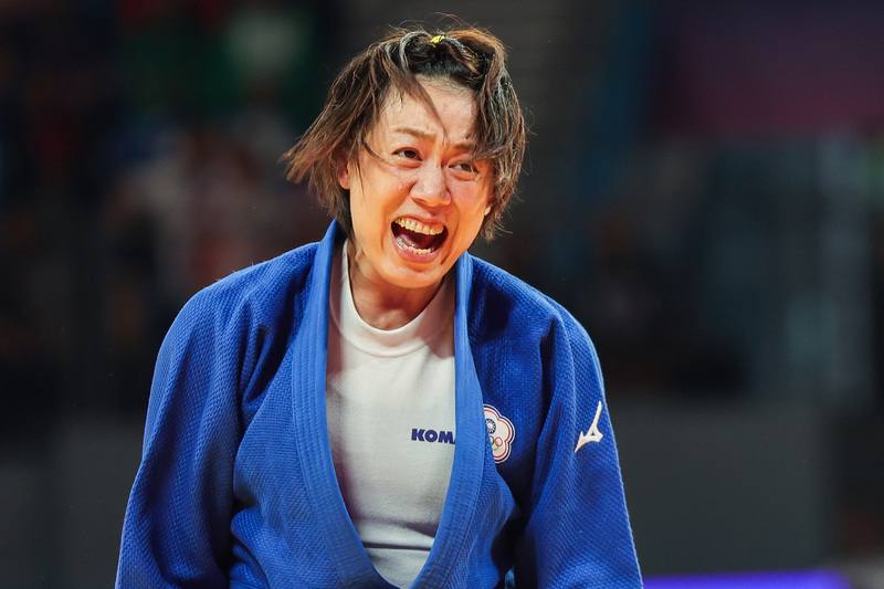 台灣「柔道女王」連珍羚（圖）25日在杭州亞運女子57公斤級項目一路過關斬將，在金牌戰擊敗日本名將玉置桃，獲勝時她釋放情緒，開心大叫。