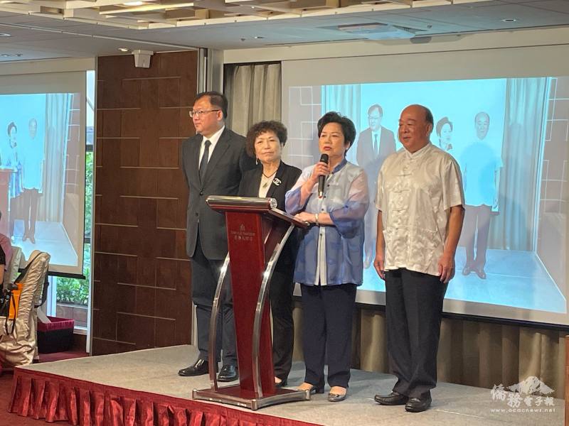 中華民國臺灣與巴拉圭國會議員友好協會會長溫玉霞(右2)致詞時感謝陳淑芬協助國會訪問團訪問巴拉圭進行國會外交之各項安排。