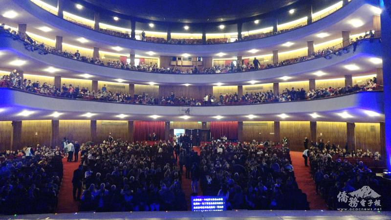 柯里西歐劇院(Teatro Coliseo ) 1700個席位 現場座無虛席