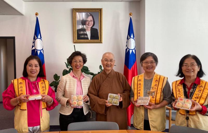 佛光山維也納分會拜會駐奧地利代表處 祝福中秋佳節愉快