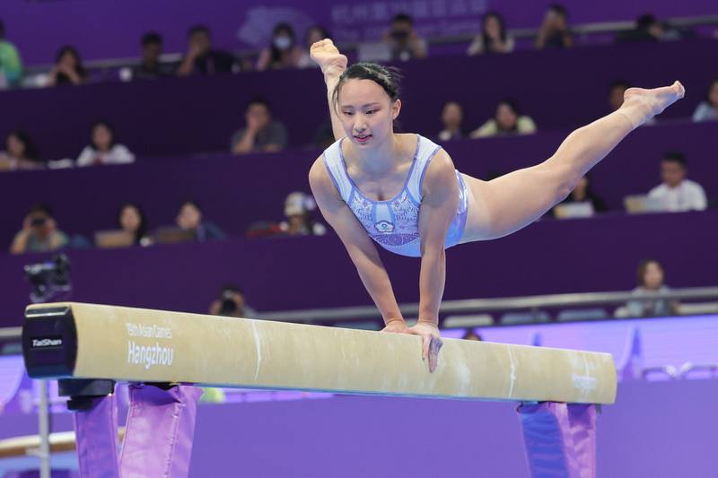 台灣體操好手丁華恬29日在杭州亞運競技體操女子平衡木決賽以13.300分贏得銅牌，這也是本屆亞運台灣體操代表隊第3面獎牌。