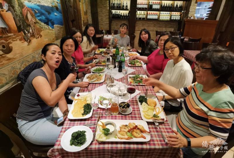 教師節餐會氣氛歡樂