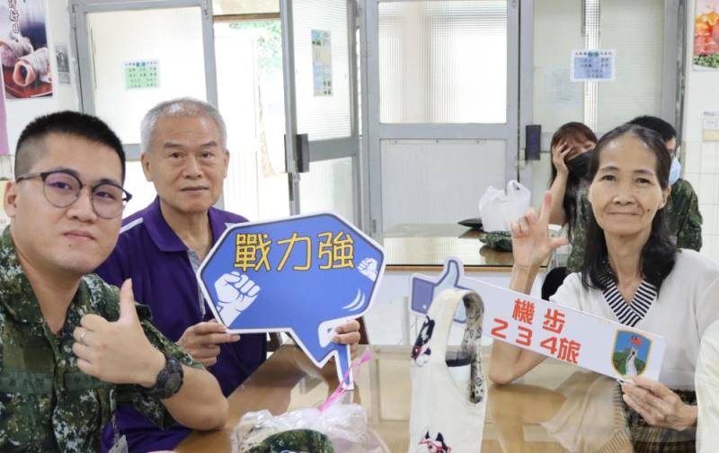 機步第234旅日前於竹坑營區辦理家屬懇親會，建立雙向溝通橋樑。（陸軍第十軍團提供）