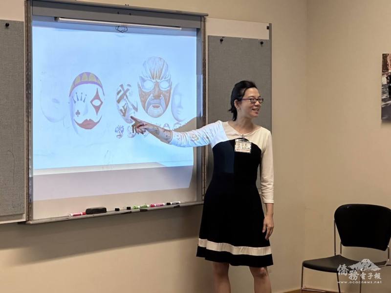 賴筱雯詳細介紹臉譜彩繪