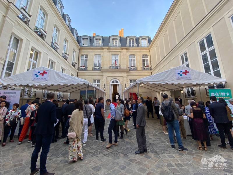 駐法國代表處於10月8日舉辦國慶酒會（僑胞場）