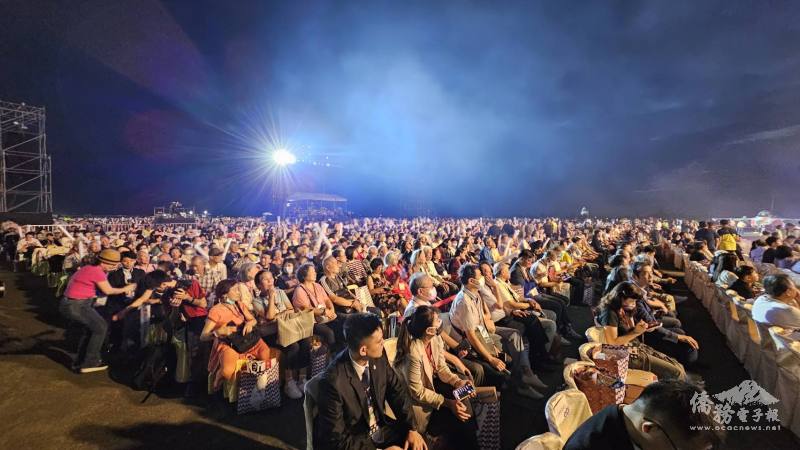 國慶晚會，國人、僑胞超過萬人齊歡慶