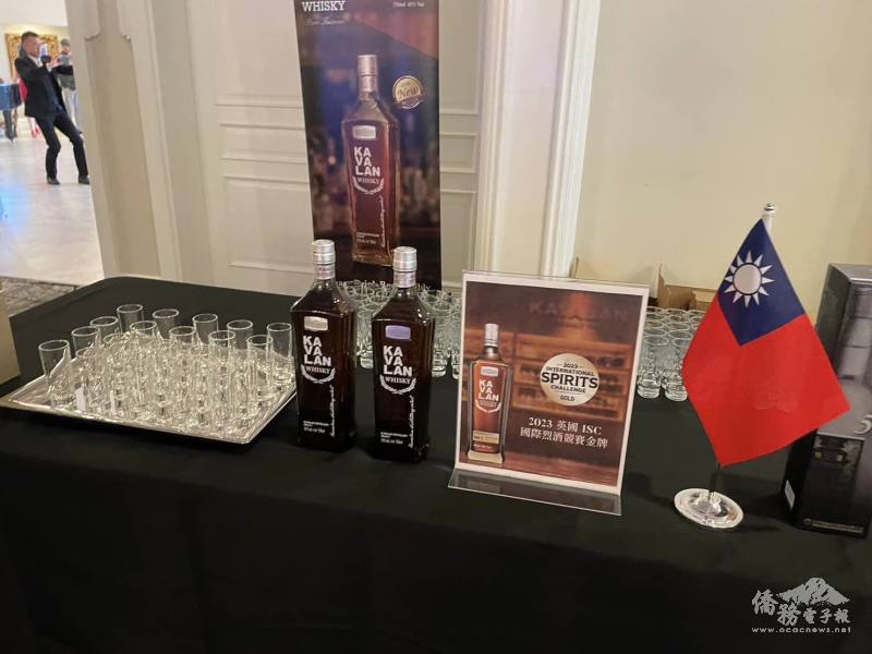 得到世界大獎的葛瑪蘭威士忌供賓客品嘗（照片提供：邁阿密辦事處）