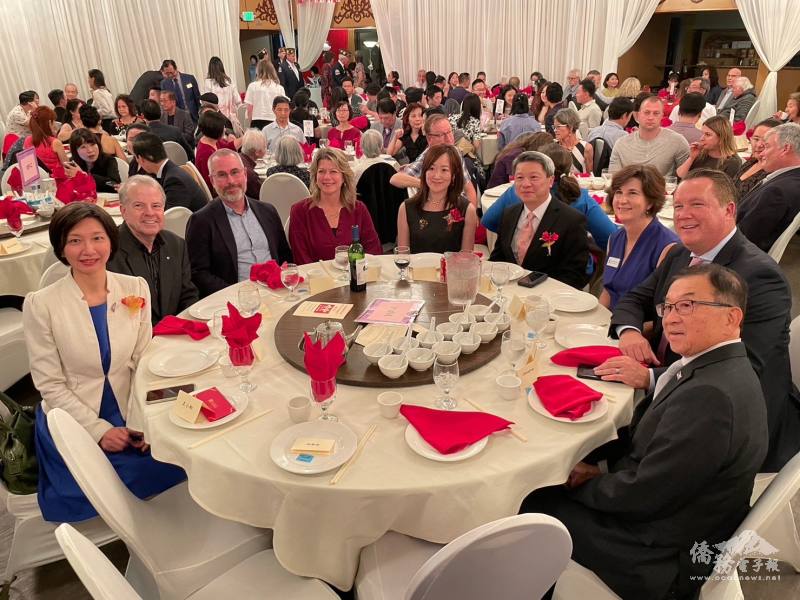 晚宴主桌貴賓合影