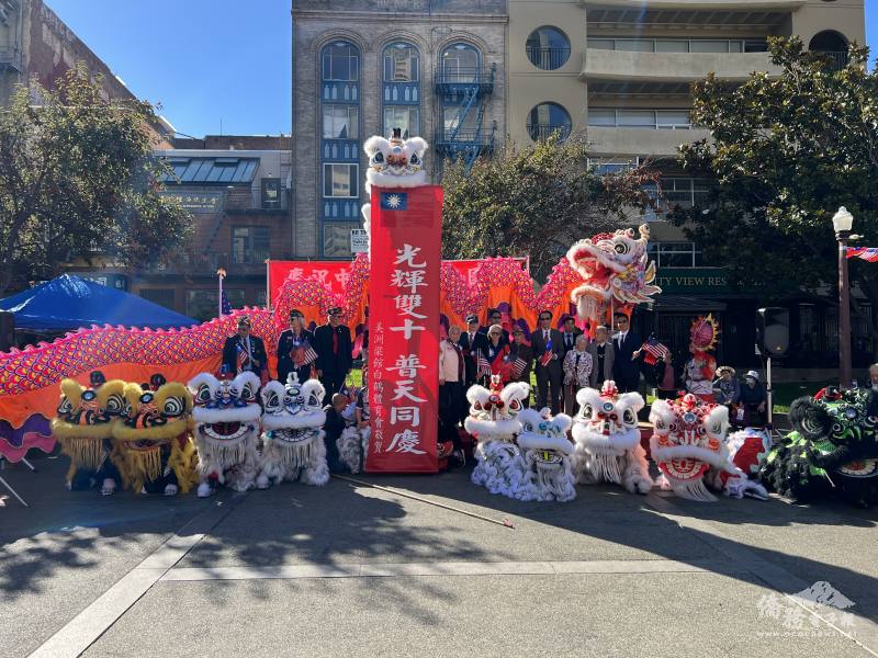 華埠巡遊場面壯大熱鬧