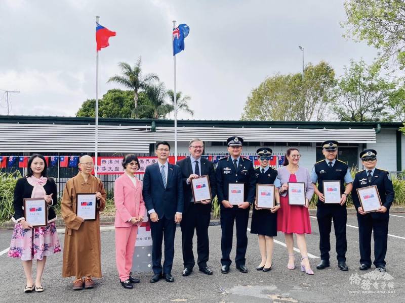 主辦單位頒發感謝狀