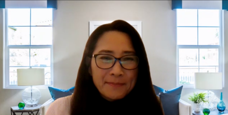 講座由波士頓臺灣人急難救助協會翁逸虹主持