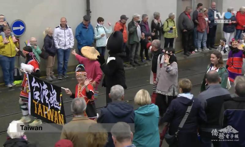 瑞士東部電視台TVO轉播臺灣隊遊行畫面