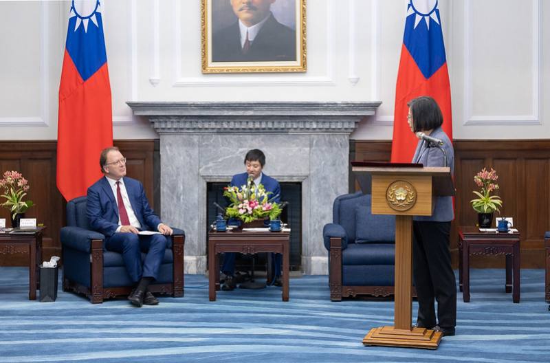 President Tsai meets delegation from American Enterprise Institute ...