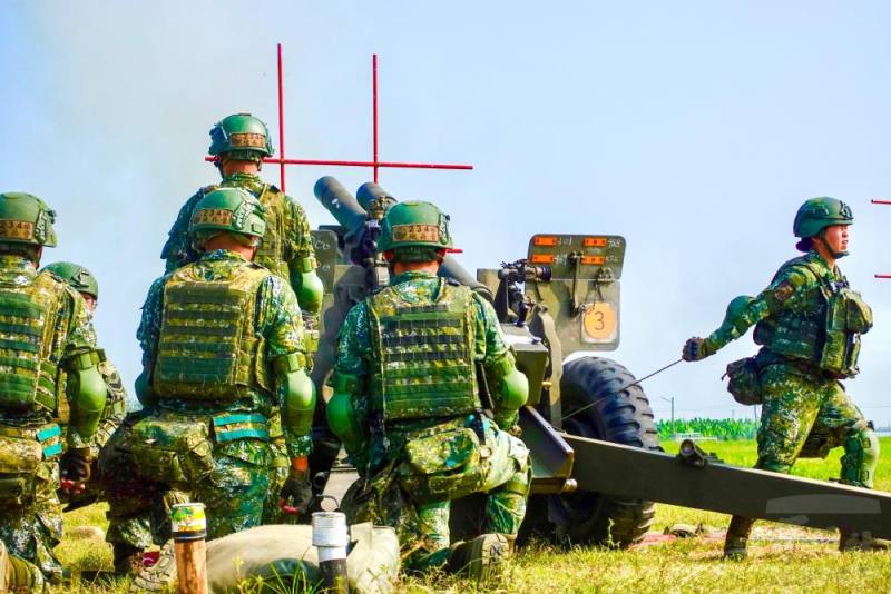 陸軍機步第234旅砲兵營日前實施105榴砲原級校正實彈射擊，提升火砲射擊精準度。（陸軍第十軍團提供）