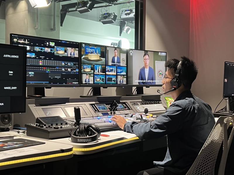 Behind the scenes of the live stream for the Online Pitch Contest.