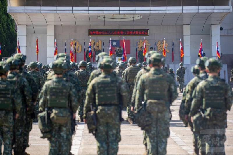 陸軍第十軍團指揮官章中將主持陸軍機步第269旅「長青17號操演」戰備檢查