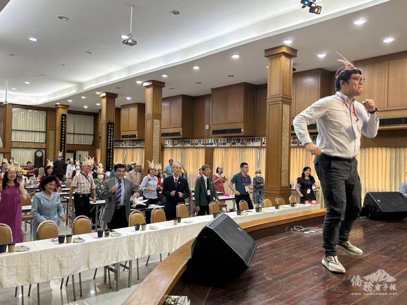 結業式體驗臺灣原住民舞蹈