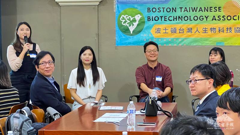 前任會長孟憲薇(左三)和謝富凱(右二)分享加入BTBA的緣起及收穫