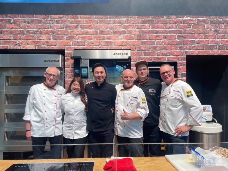 陳永信與泰國及德國麵包師傅一同交流