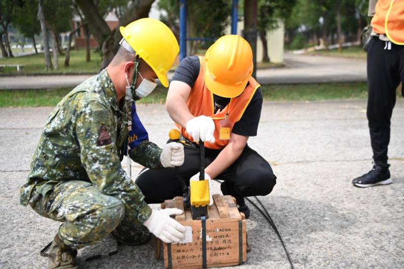 陸軍裝甲第586旅聯兵三營日前辦理軍事勤務召集訓練。（陸軍第十軍團提供）