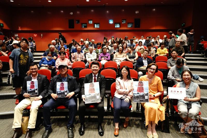 電影開演前觀眾合影 (照片由Connor Sheng提供)