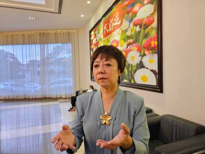 馬來西亞森美蘭州行政議員陳麗群指出，森美蘭州位於馬來西亞半島西海岸，地理景觀與城鎮風貌與台灣相似，盼引進台灣九份的地方創生經驗，將蜈蚣山打造成大馬版九份。