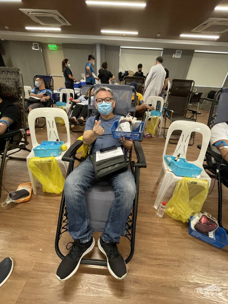 馬尼拉動力聯盟志願防火會消防隊長許純維完成捐血