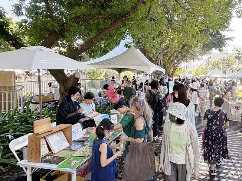 11月4日至5日的柳川日和舊書市集吸引眾多愛書人參與，將接續於11月18日至19日在臺中國家歌劇院辦理「島知讀閱讀與工藝市集」。