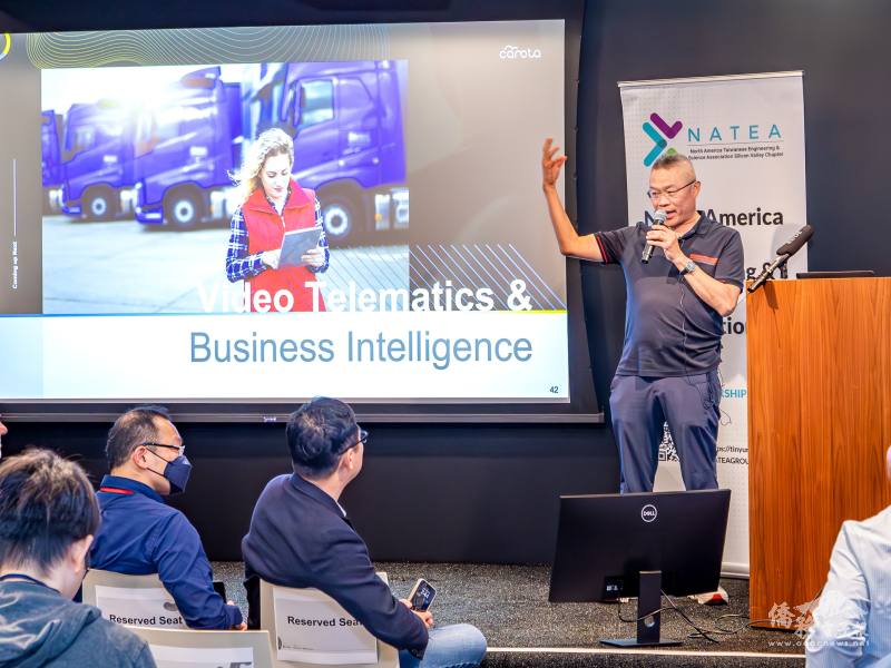 科絡達創辦人兼執行長吳柏儀擔任講者，介紹OTA更新的產業狀況與趨勢。（主辦單位提供）