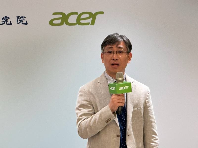 電腦品牌廠宏碁與中央研究院8日共同宣布合作個人化mRNA癌症疫苗，宏碁總經理簡慧祥（圖）表示，未來宏碁將有更多智慧醫療解決方案進入臨床應用。