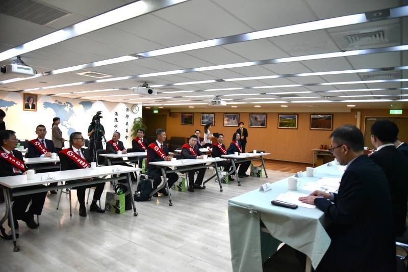 第32屆國家磐石獎與第25屆海外臺商磐石獎獲獎企業代表拜會僑委會，雙方交流熱絡