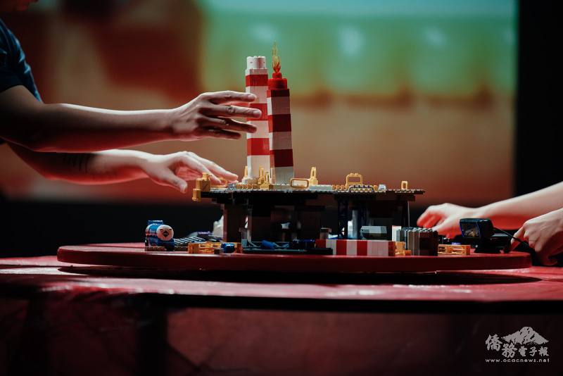 劇作以樂高等物件將中油高雄煉油廠重現於國際眼前 (Tobias Zangl所提供)