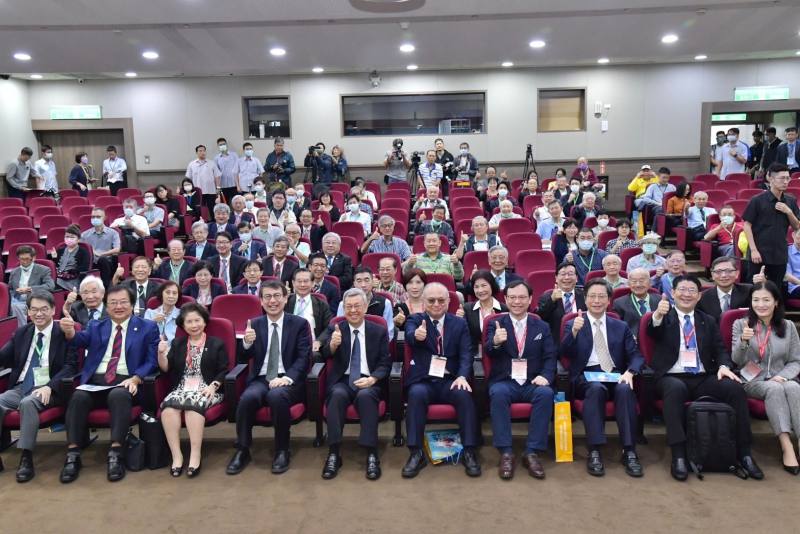 行政院長陳建仁出席「2023台灣醫學週_台灣聯合醫學會學術演講會」開幕典禮