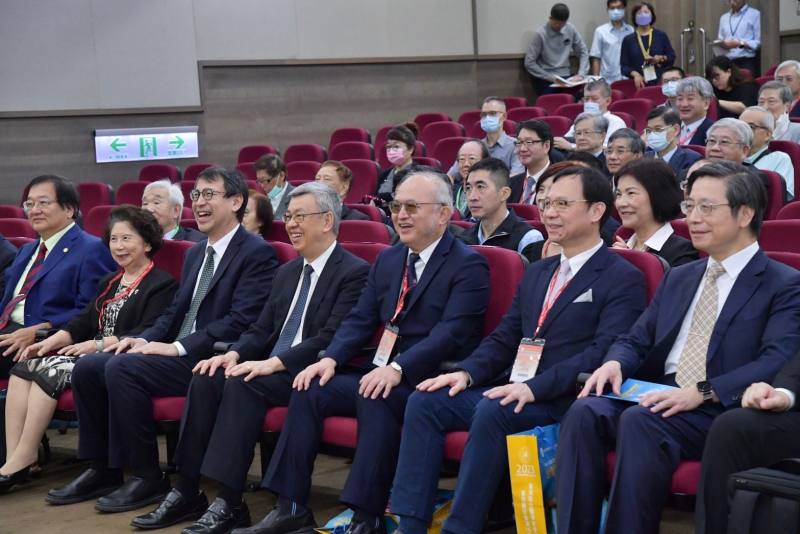 行政院長陳建仁出席「2023台灣醫學週_台灣聯合醫學會學術演講會」開幕典禮