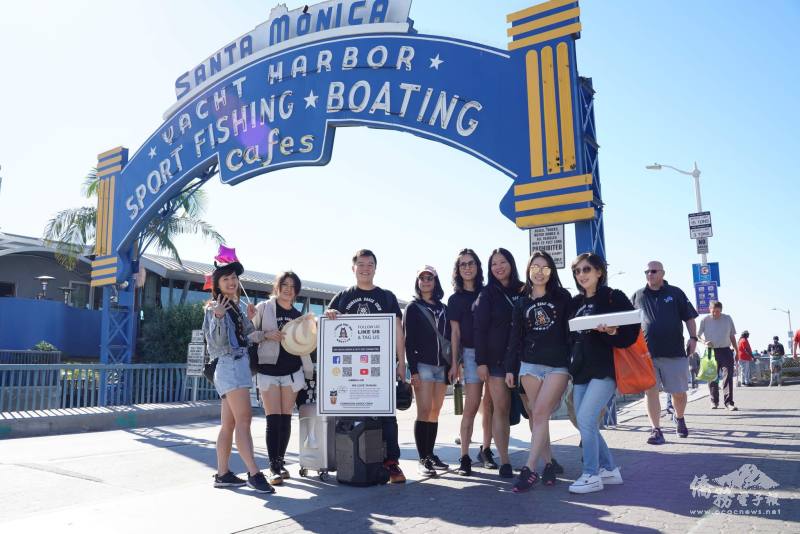 福爾摩沙小分隊團員於聖塔莫尼卡碼頭合影