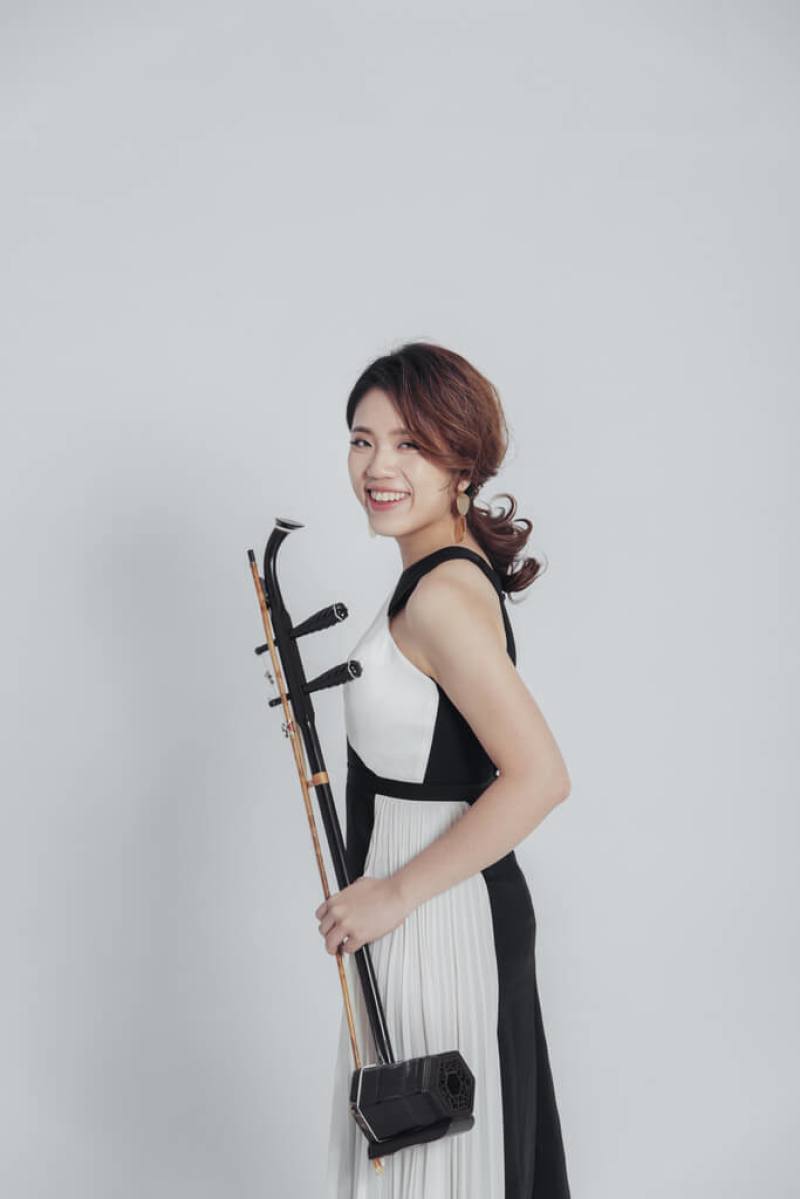 由台北市立國樂團舉辦的「聽．繁星點點III」音樂會，邀請二胡演奏家張瑟涵（圖）擔任獨奏，11月26日在台北中山堂中正廳演出。（北市國提供）