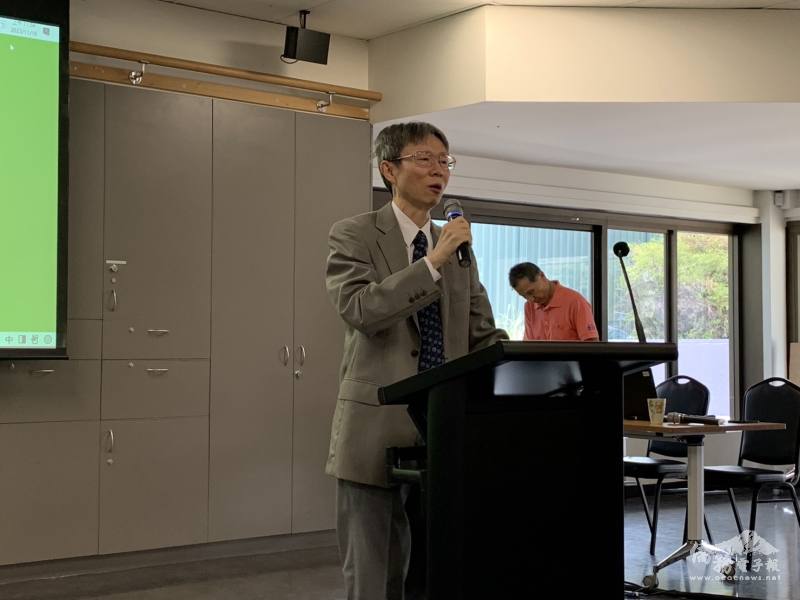 駐布里斯本辦事處處長副組長林鴻堯說明領務服務