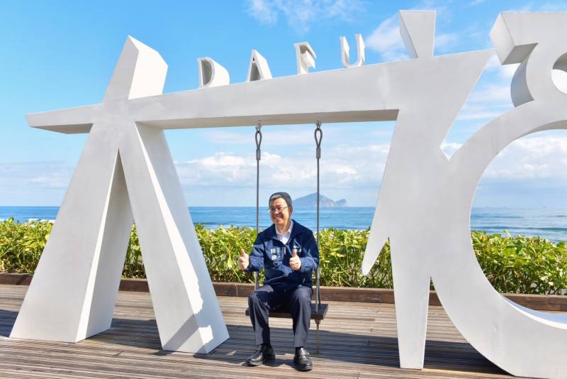 行政院長陳建仁視察沙丘鐵馬廊道觀景平台