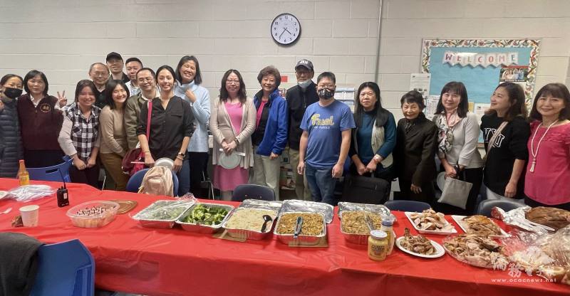 教職員暨董事會合影