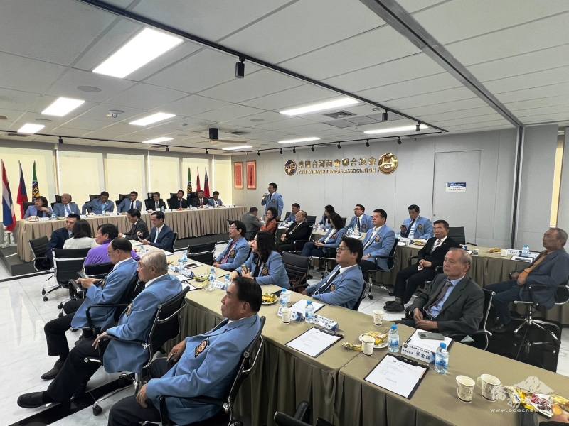 泰國臺商總會秘書長盧朝勖簡報